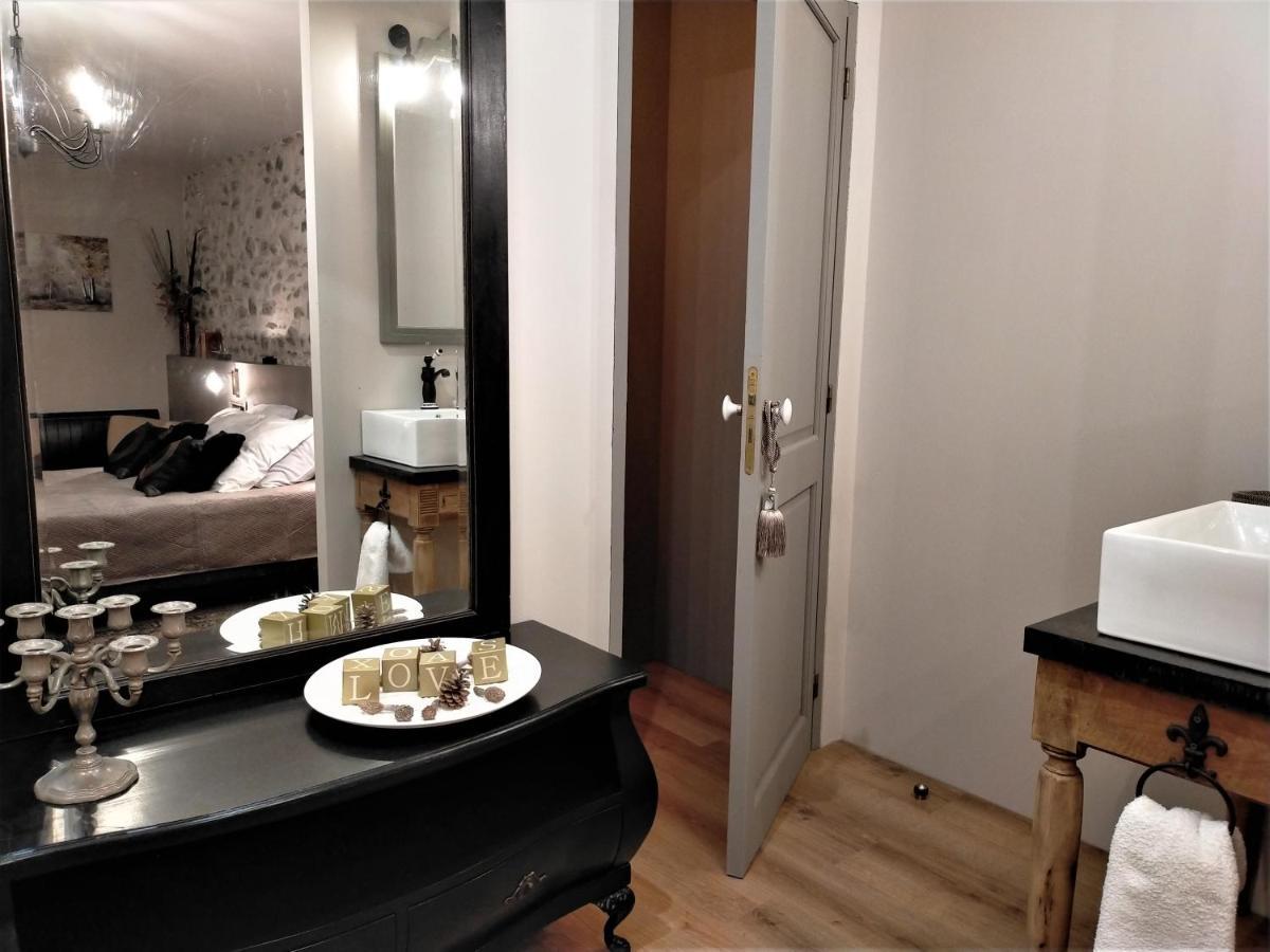 Les Terres D'Aramis: Maison D'Hotes A Aramits Luaran gambar